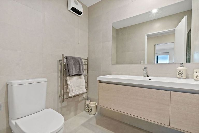 Photo of property in 29 Matairangi Avenue, Totara Heights, Auckland, 2105