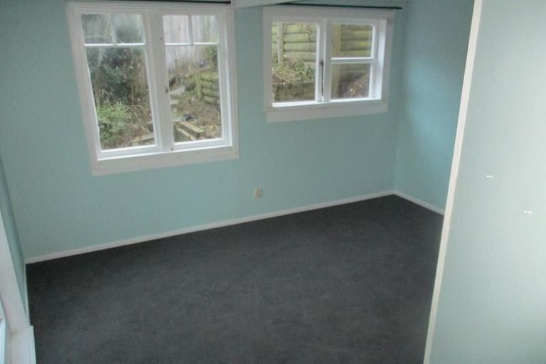 Photo of property in 35 Airlie Road, Plimmerton, Porirua, 5026