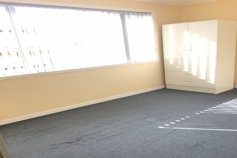 Photo of property in 14 Northcote Road, Takapuna, Auckland, 0622