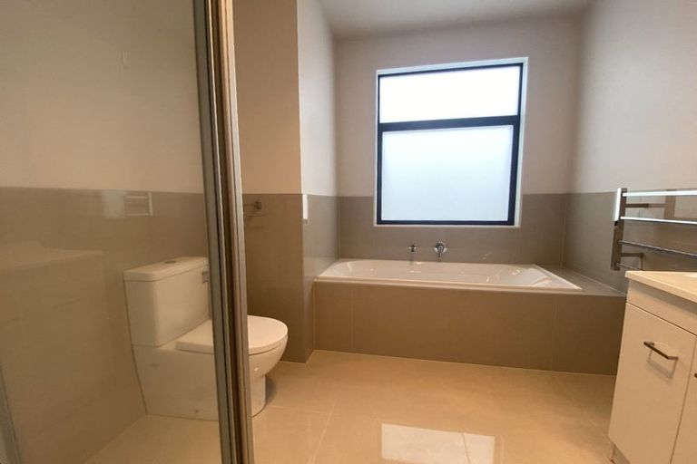 Photo of property in 71 Battalion Drive, Papakura, 2110