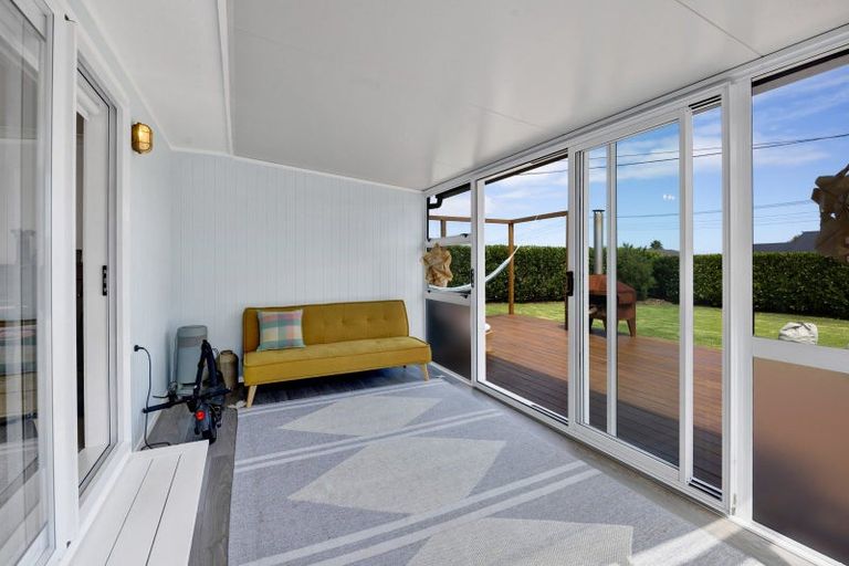 Photo of property in 8 Hussey Street, Oakura, 4314