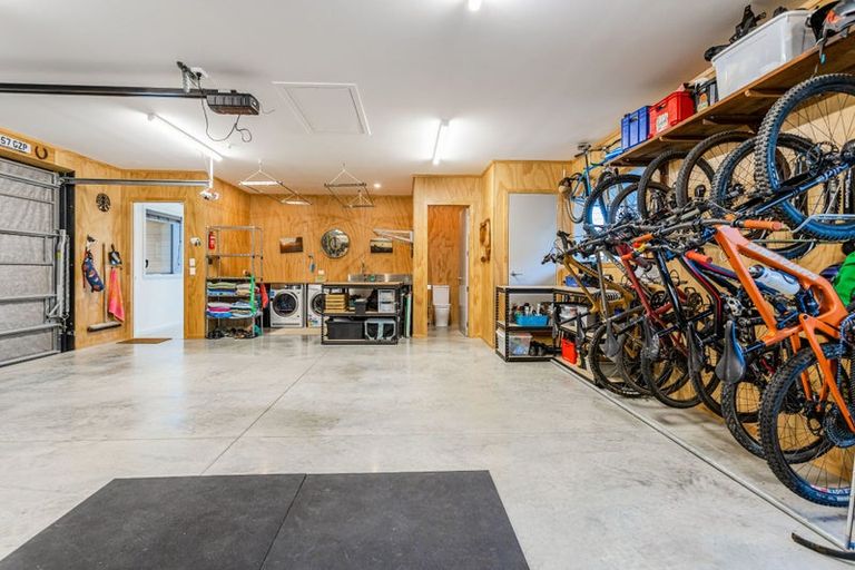 Photo of property in 75 Riverhead Point Drive, Riverhead, 0820