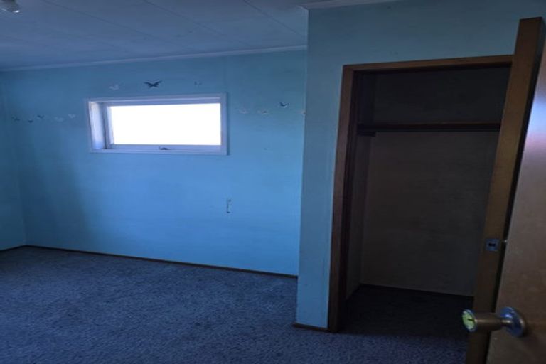 Photo of property in 4 Longbill Place, Glendene, Auckland, 0602