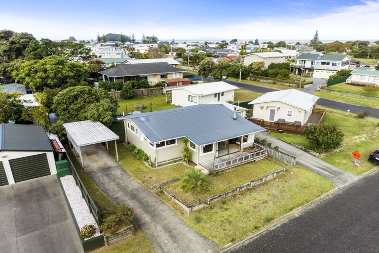 Photo of property in 102 Ruru Street, Whangamata, 3620