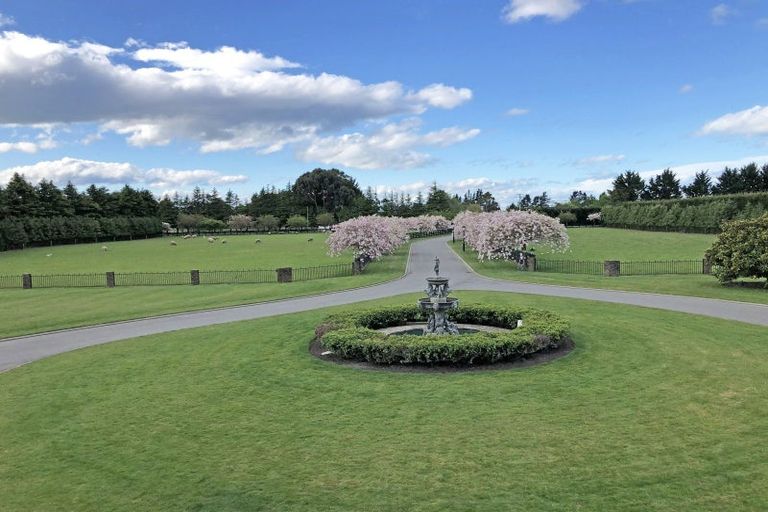 Photo of property in 635 Yaldhurst Road, Yaldhurst, Christchurch, 7676