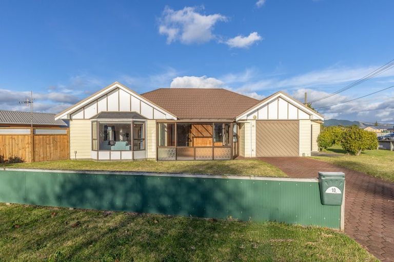 Photo of property in 10 Te Kupe Road, Paraparaumu Beach, Paraparaumu, 5032