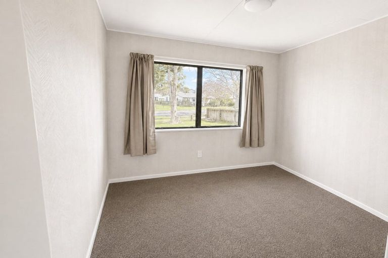 Photo of property in 46 Aquarius Drive, Kawaha Point, Rotorua, 3010