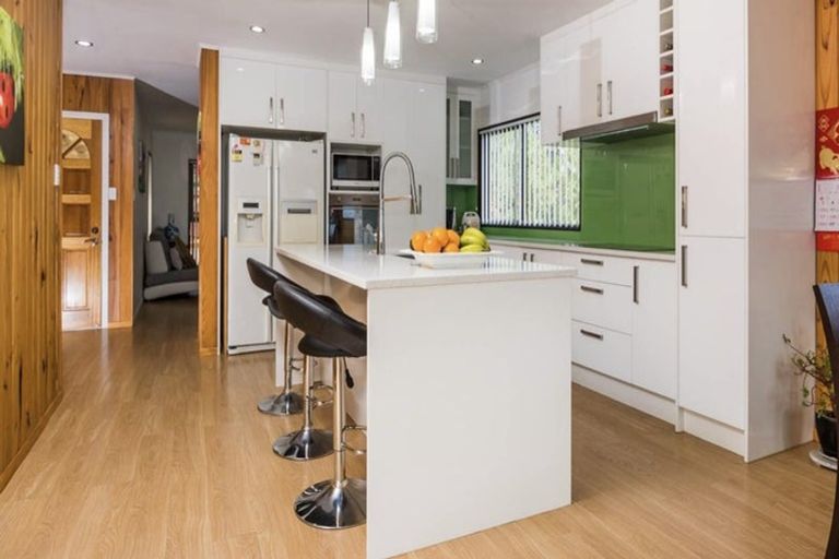 Photo of property in 20 Linwood Avenue, Forrest Hill, Auckland, 0620