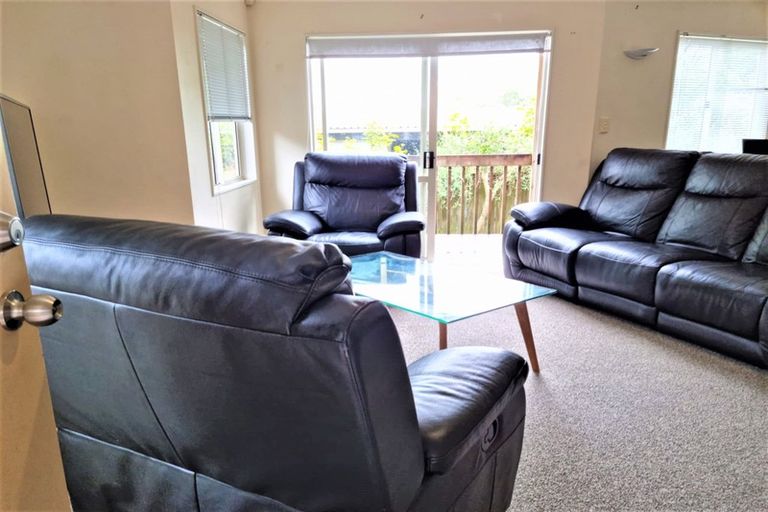 Photo of property in 3/111 Manuka Road, Bayview, Auckland, 0629