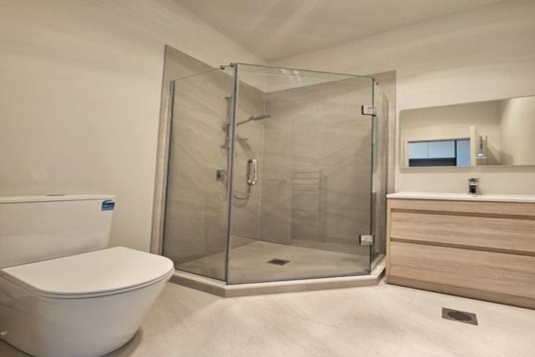 Photo of property in 1/11 Seymour Road, Sunnyvale, Auckland, 0612