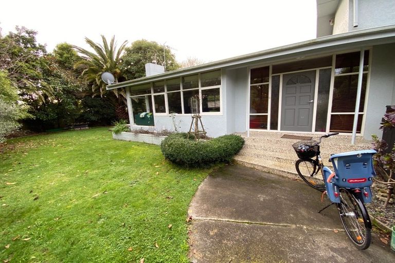 Photo of property in 1 Heatley Avenue, Hokowhitu, Palmerston North, 4410