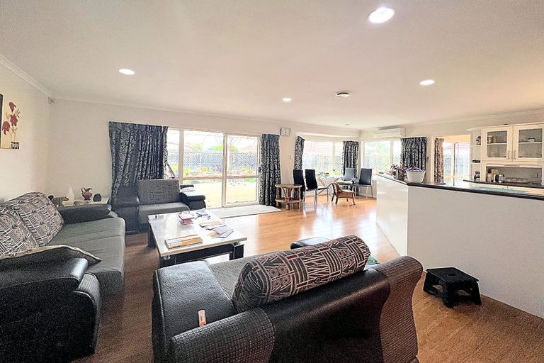 Photo of property in 3 Bowscale Place, Northpark, Auckland, 2013