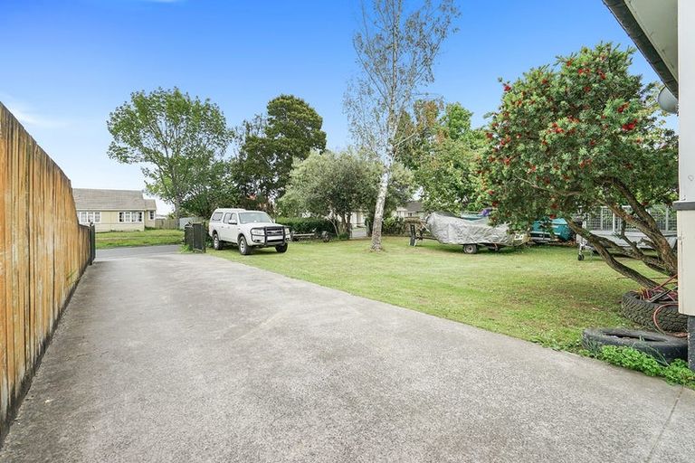 Photo of property in 50 Sare Crescent, Fairfield, Hamilton, 3214