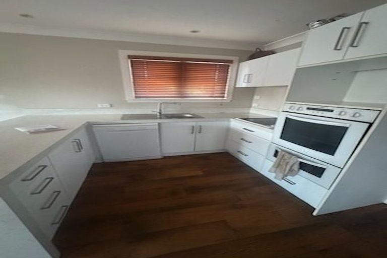 Photo of property in 18 Dalgliesh Avenue, Forest Lake, Hamilton, 3200