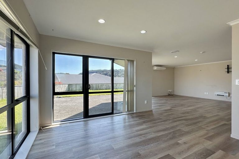 Photo of property in 9 Percy Kinsman Crescent, Riverstone Terraces, Upper Hutt, 5018