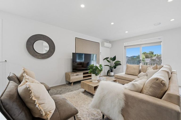 Photo of property in 7a Sailfish Drive, West Harbour, Auckland, 0618
