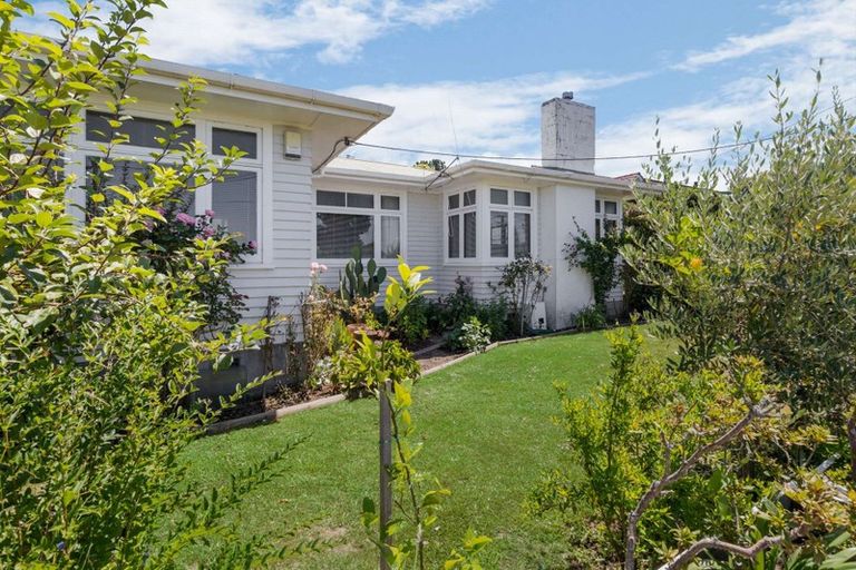 Photo of property in 36 Pukepapa Road, Marton, 4710