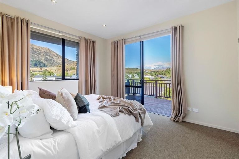 Photo of property in 42 Rere Road, Lake Hayes, Queenstown, 9304
