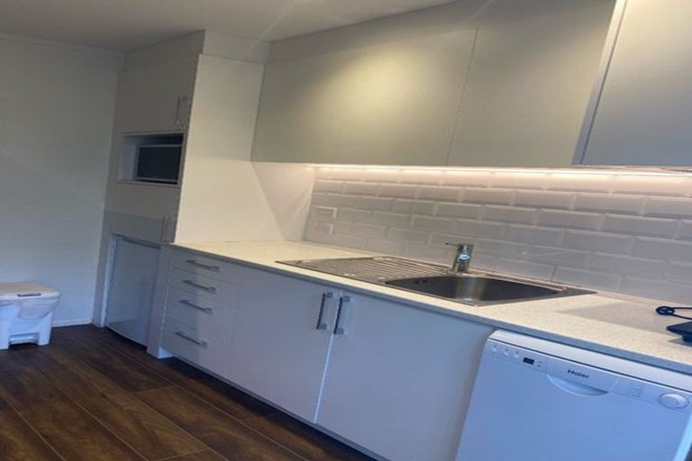 Photo of property in 1/28 Law Street, Torbay, Auckland, 0630