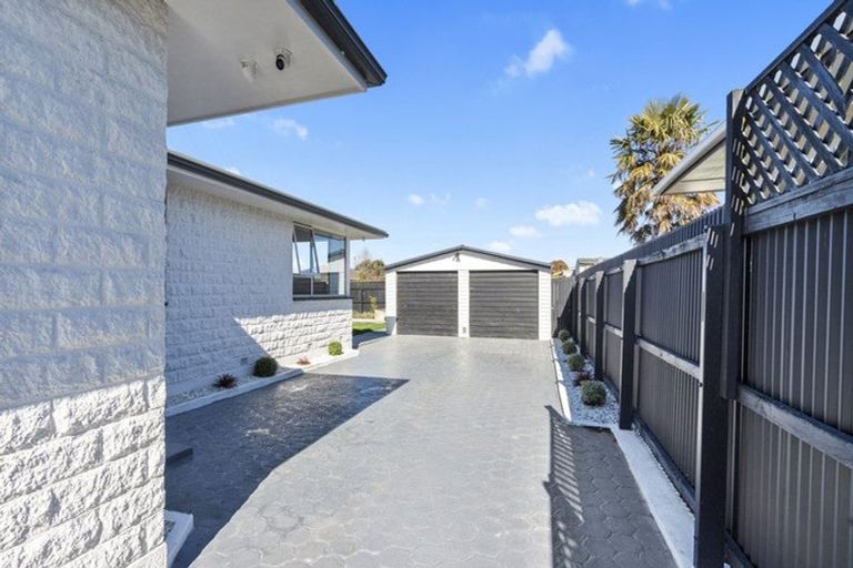 Photo of property in 13 Davidson Crescent, Hornby, Christchurch, 8042