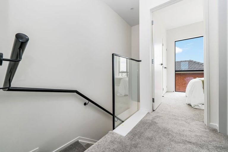 Photo of property in 4/442 Old Te Atatu Road, Te Atatu Peninsula, Auckland, 0610