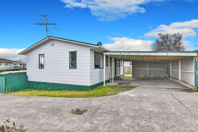 Photo of property in 2a Jack Farrell Place, Papakura, 2110