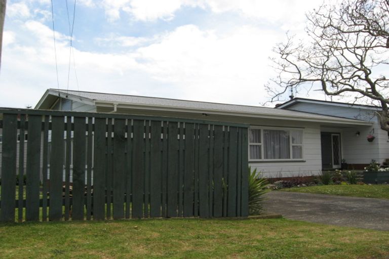 Photo of property in 14 Ngaio Avenue, Mangere Bridge, Auckland, 2022