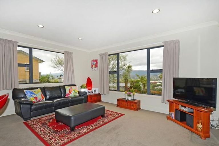 Photo of property in 15 Riverstone Drive, Riverstone Terraces, Upper Hutt, 5018