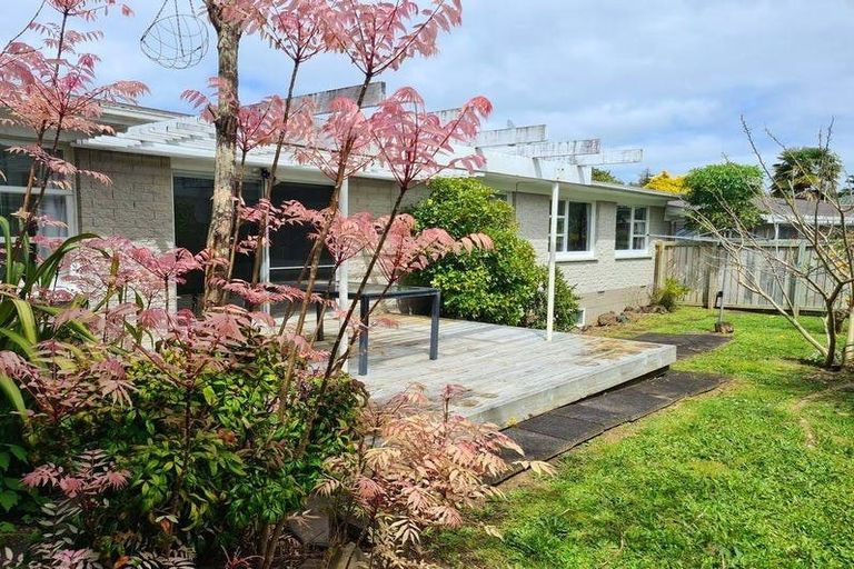 Photo of property in 1/46 Scenic Drive, Manurewa, Auckland, 2102