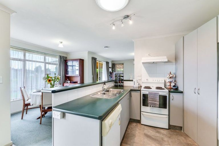 Photo of property in 13 Grevillea Place, Melville, Hamilton, 3206