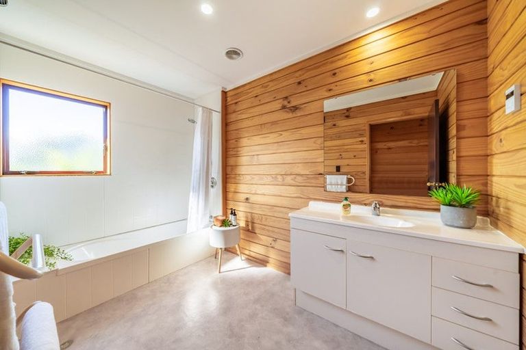 Photo of property in 49a Gillespies Road, Birchville, Upper Hutt, 5018