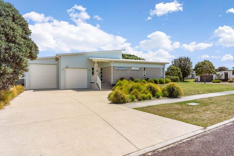 Photo of property in 1 Kennedy Park Drive, Pauanui, Hikuai, 3579