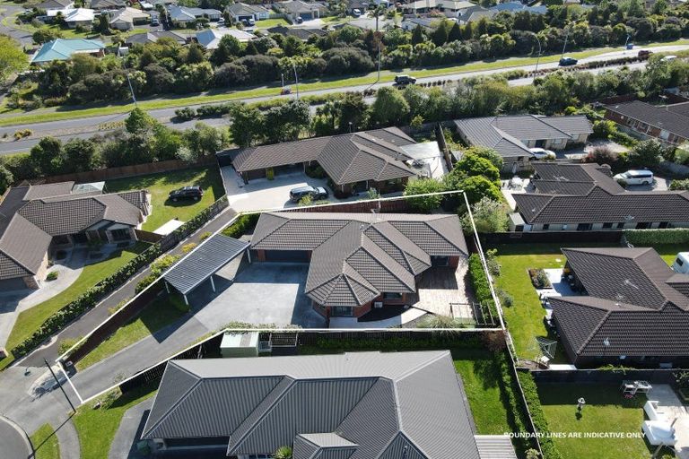 Photo of property in 22 Whitford Place, Rototuna North, Hamilton, 3210