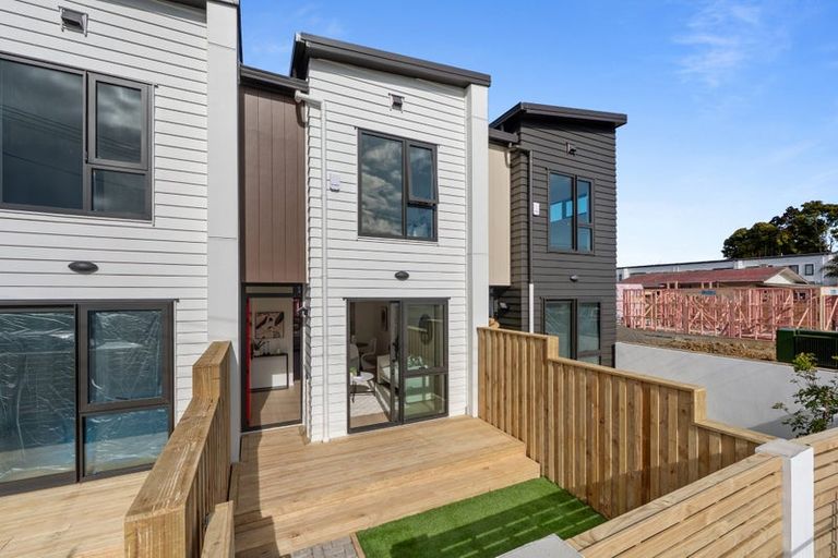 Photo of property in 17 Von Sturmer Street, Mangere East, Auckland, 2024