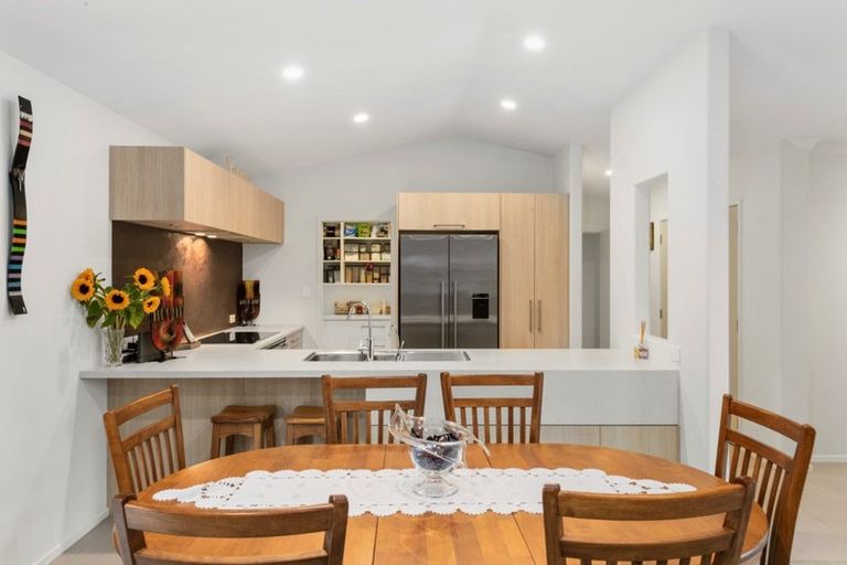 Photo of property in 16 Ellesmere Close, Pyes Pa, Tauranga, 3112