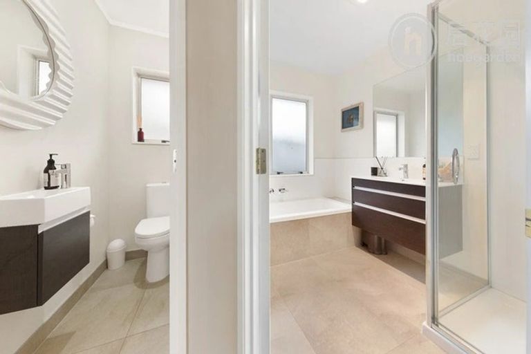 Photo of property in 5 Aspatria Place, Northpark, Auckland, 2013