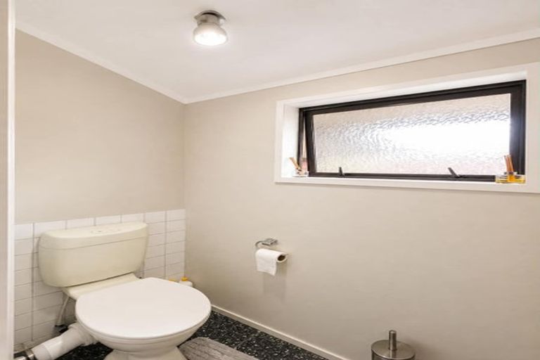 Photo of property in 30 Charles Dickens Drive, Mellons Bay, Auckland, 2014