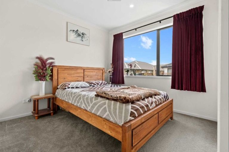Photo of property in 11 Fermi Lane, Papakura, 2110