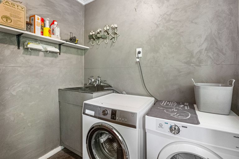 Photo of property in 17 Colquhoun Street, Glenross, Dunedin, 9011