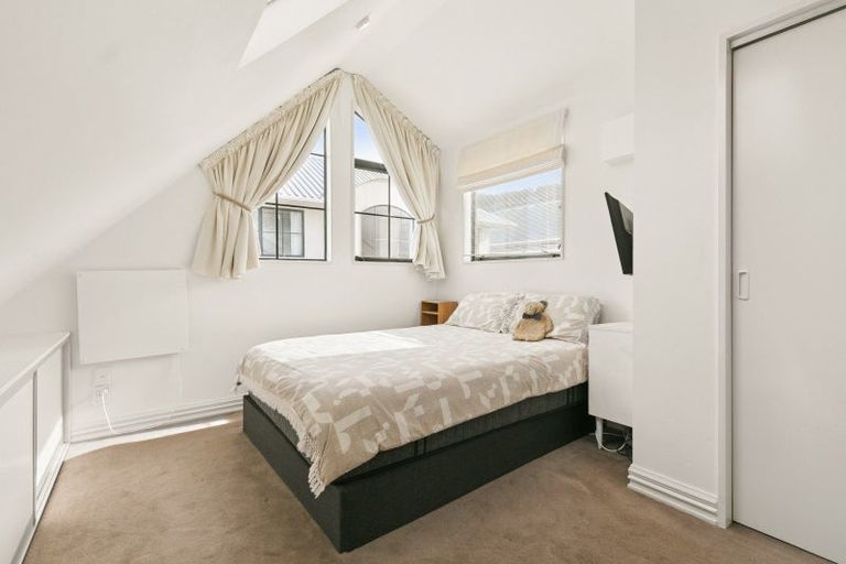 Photo of property in 16j Hobson Street, Thorndon, Wellington, 6011