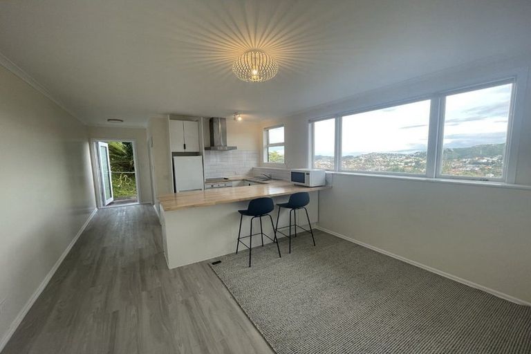 Photo of property in 12 Mataroa Avenue, Northland, Wellington, 6012