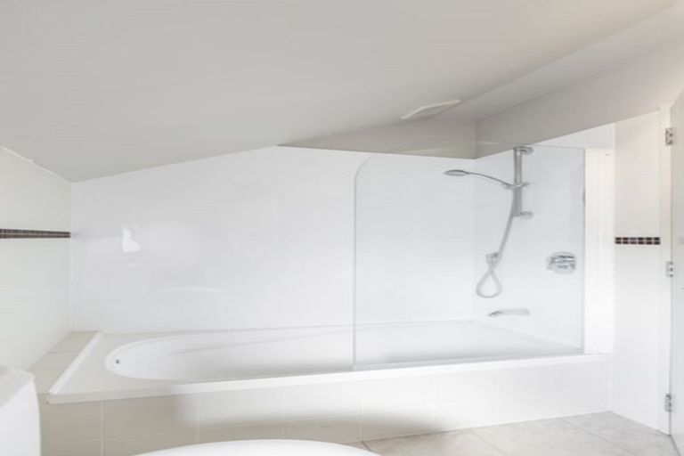 Photo of property in 8/64 Schnapper Rock Road, Schnapper Rock, Auckland, 0632