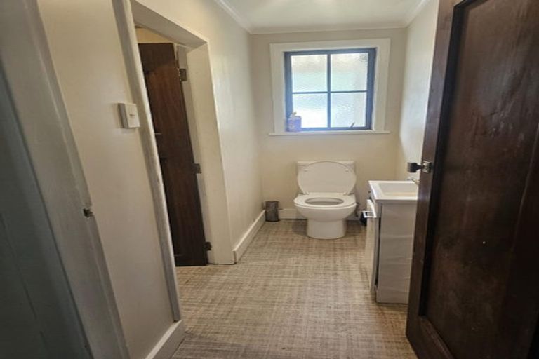 Photo of property in 414 Stokes Valley Road, Stokes Valley, Lower Hutt, 5019