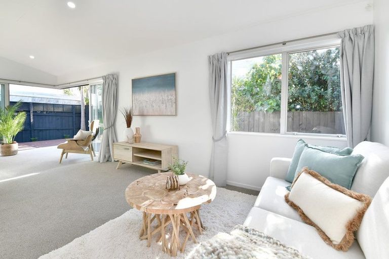 Photo of property in 17a Hatton Road, Orewa, 0931