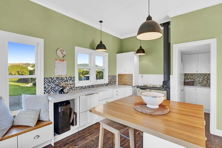 Photo of property in 47 Sandown Road, Te Horo Beach, Otaki, 5581