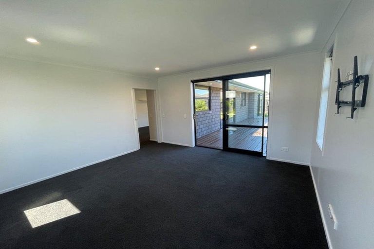 Photo of property in 11 Fuller Street, Papamoa Beach, Papamoa, 3118