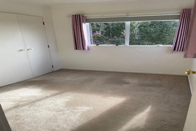 Photo of property in 2/17 Kells Place, Botany Downs, Auckland, 2010