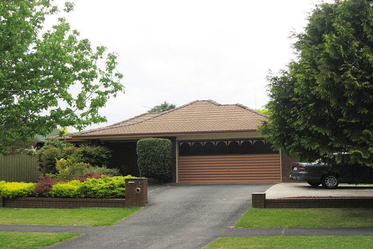 Photo of property in 4 Cumbrian Place, Conifer Grove, Takanini, 2112