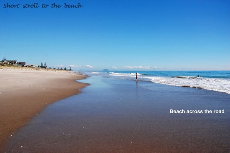 Photo of property in 76 Karewa Parade, Papamoa Beach, Papamoa, 3118