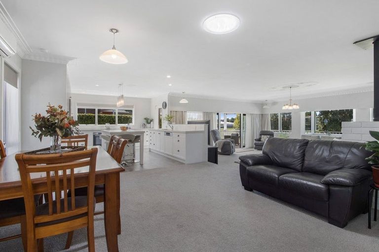 Photo of property in 56 Links View Drive, Omokoroa, 3114